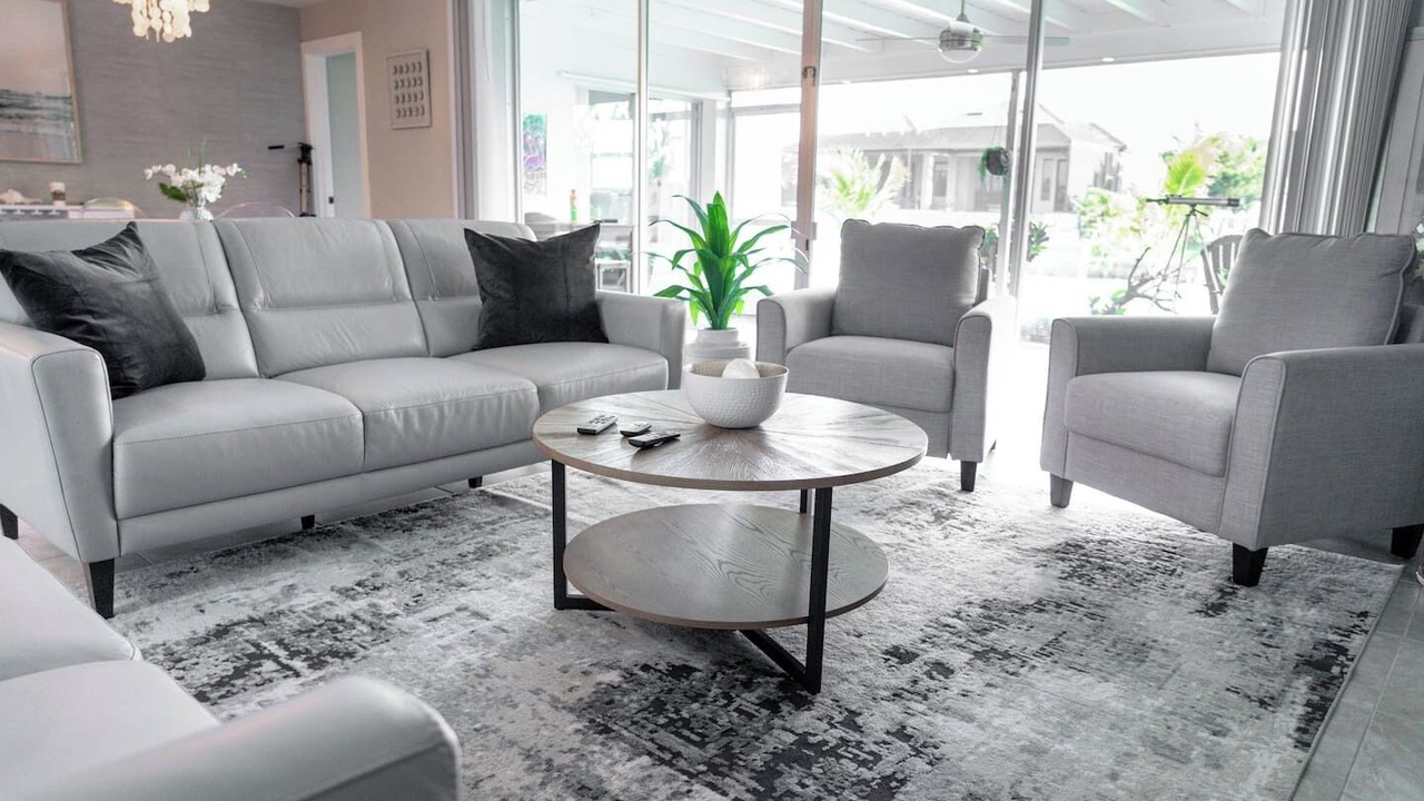 Photo of Livingroom in Yacht Club