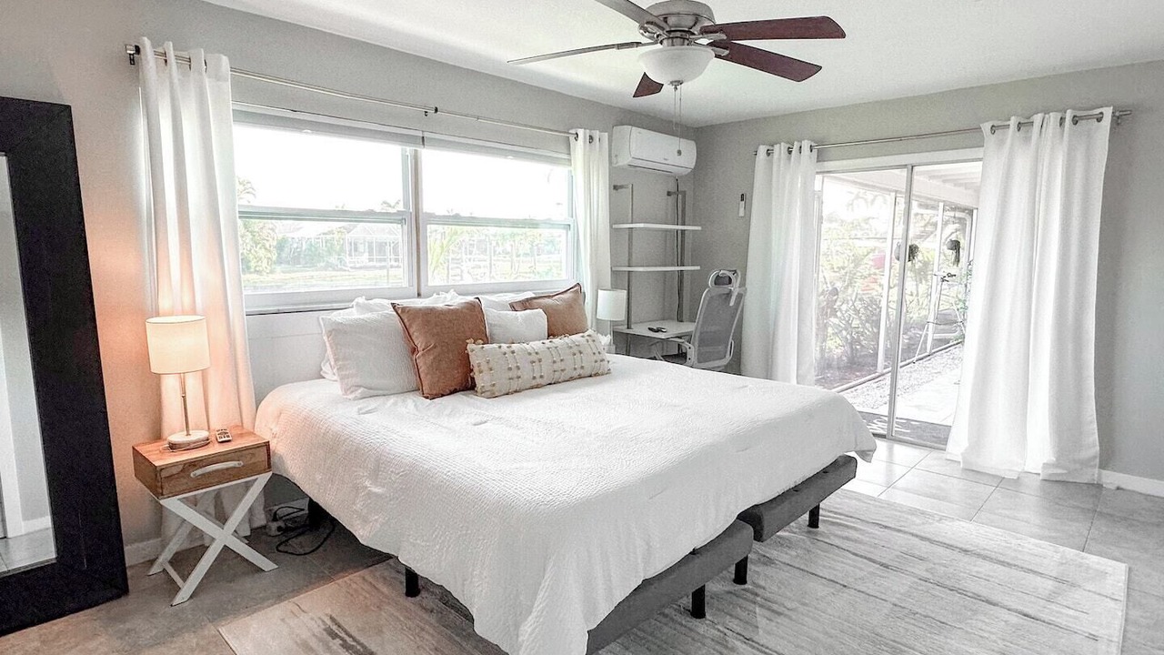 Photo of Bedroom in Yacht Club