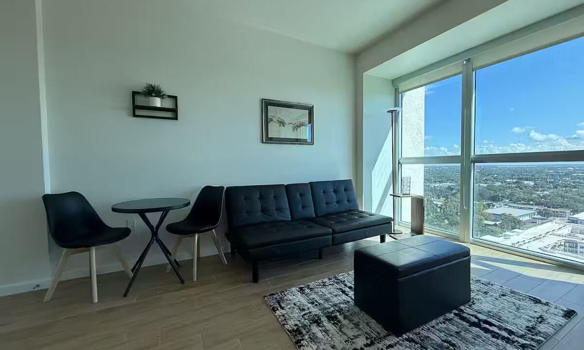 Photo of Livingroom in Fort Myers River District
