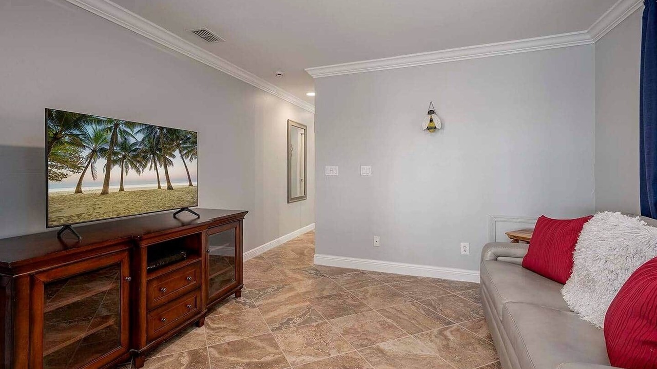 Photo of Livingroom in Caloosahatchee