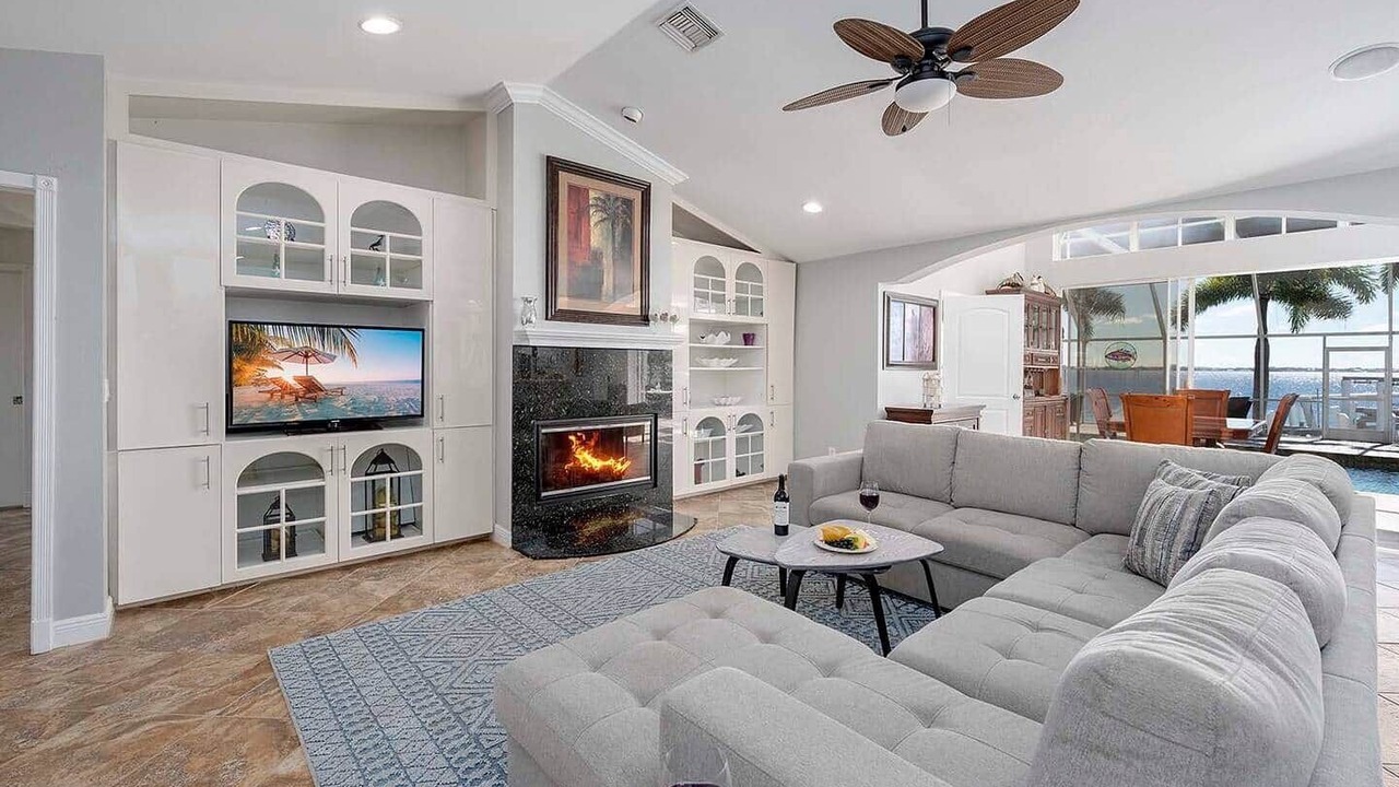 Photo of Livingroom in Caloosahatchee