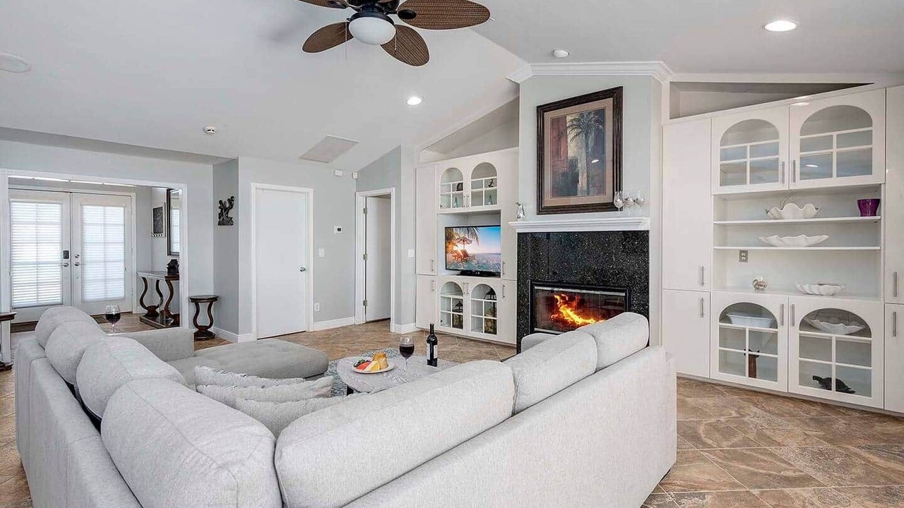 Photo of Livingroom in Caloosahatchee