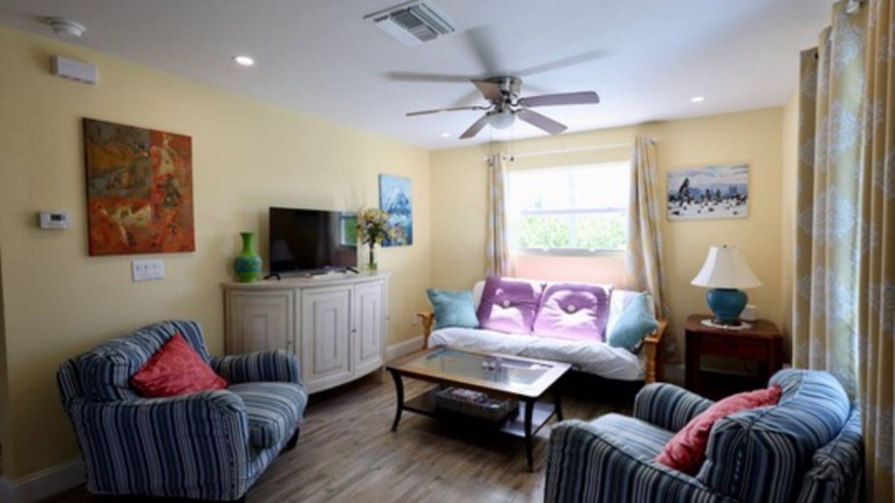 Photo of Livingroom in Flamingo Bay