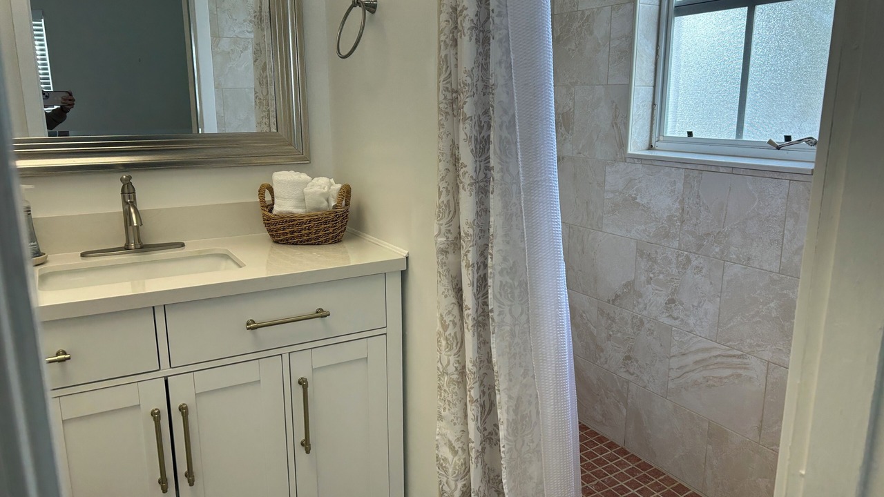 Photo of Bathroom in Venice Gardens