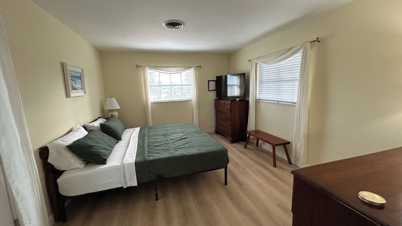 Photo of Bedroom in Venice Gardens