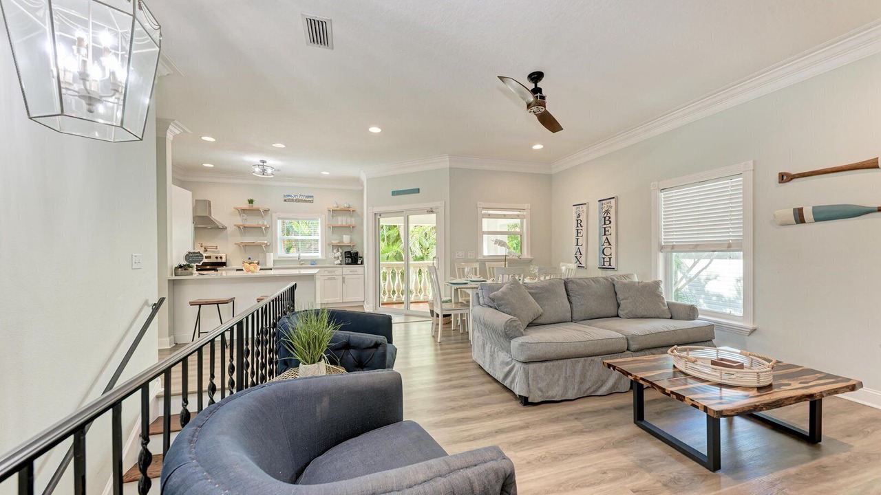 Photo of Livingroom in Holmes Beach