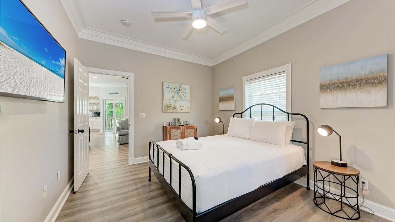 Photo of Bedroom in Holmes Beach
