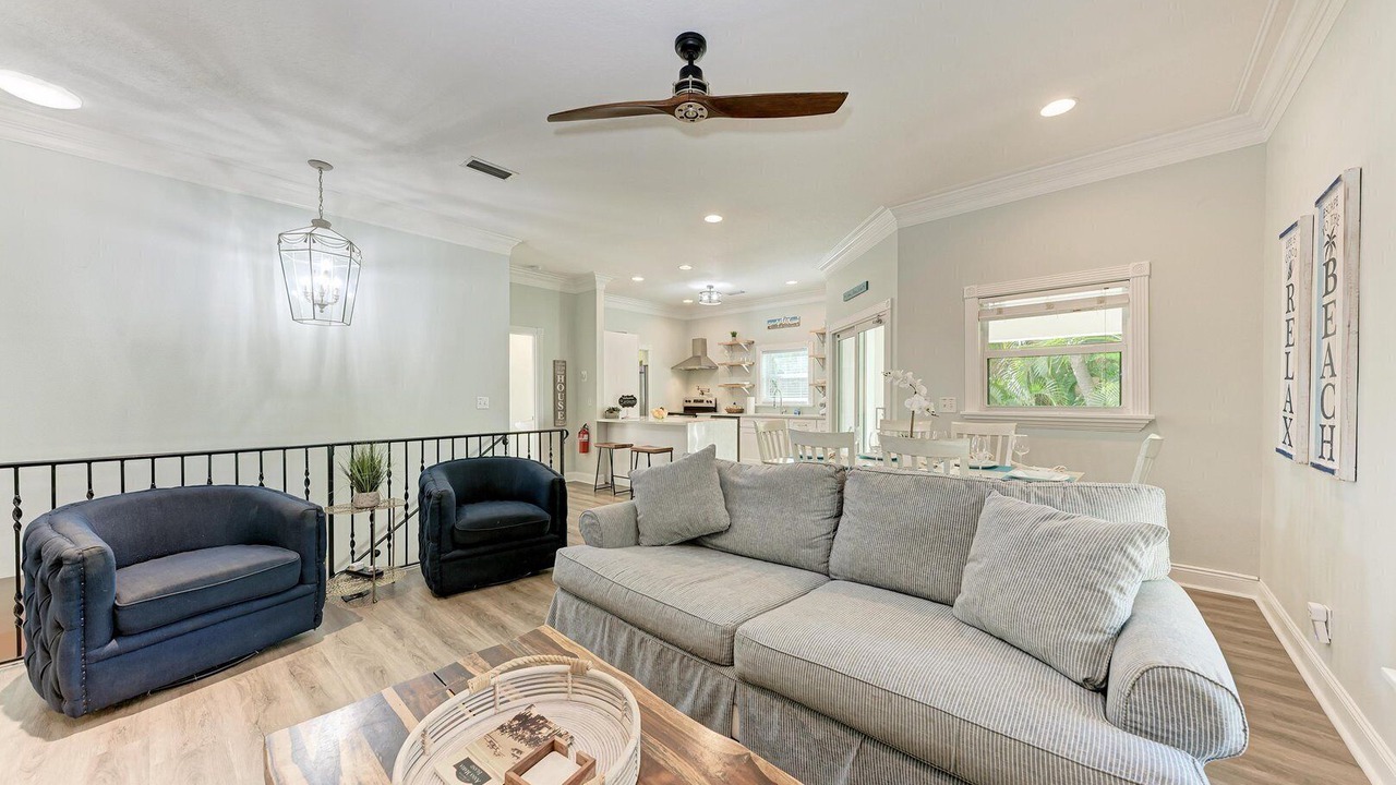 Photo of Livingroom in Holmes Beach