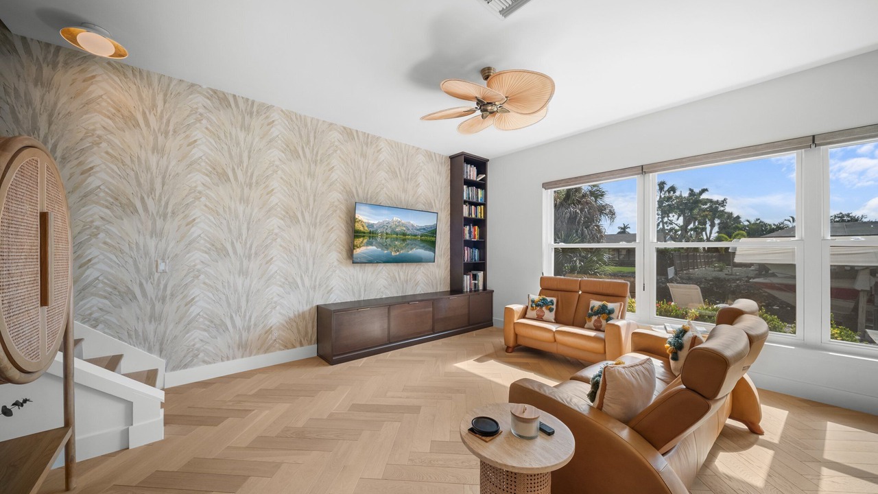 Photo of Livingroom in Central Naples