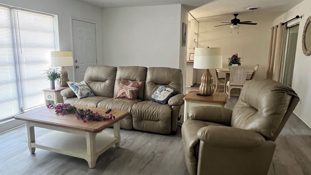 Photo of Livingroom in Venice Gardens