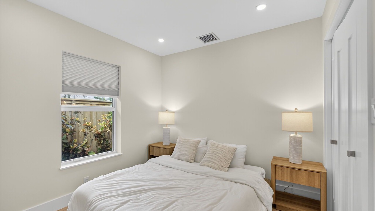 Photo of Bedroom in Old Northwood Historic District