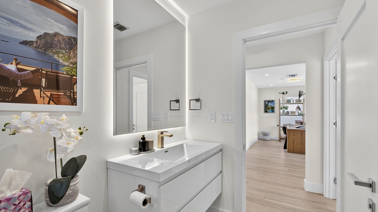 Photo of Bathroom in Old Northwood Historic District