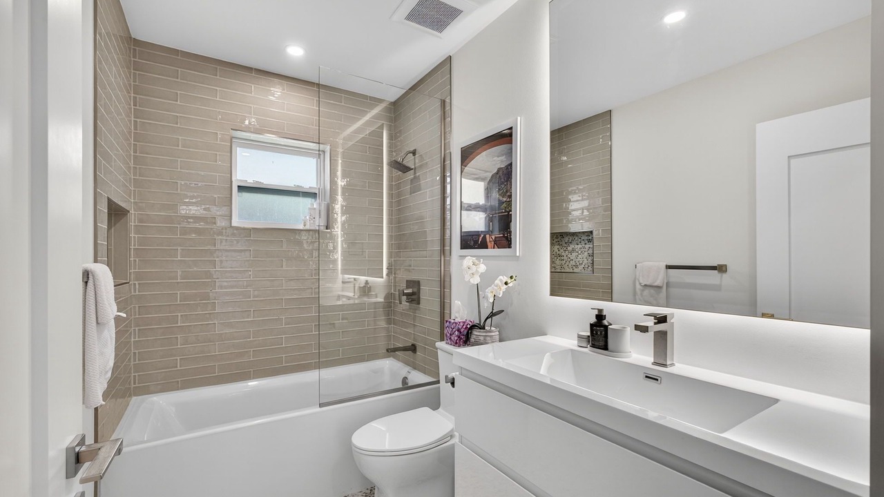 Photo of Bathroom in Old Northwood Historic District