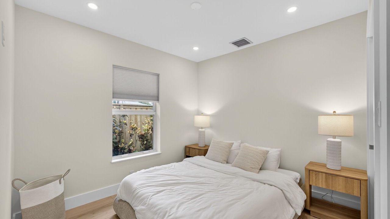 Photo of Bedroom in Old Northwood Historic District