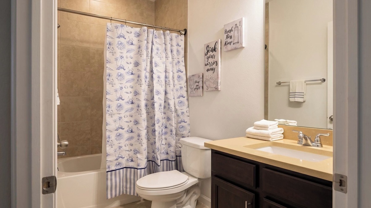 Photo of Bathroom in Buena Ventura Lakes