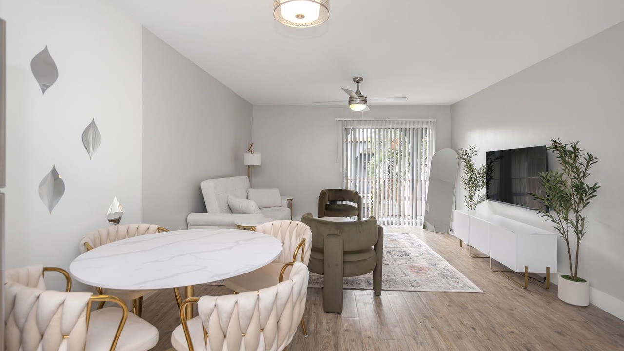 Photo of Livingroom in Beach Park