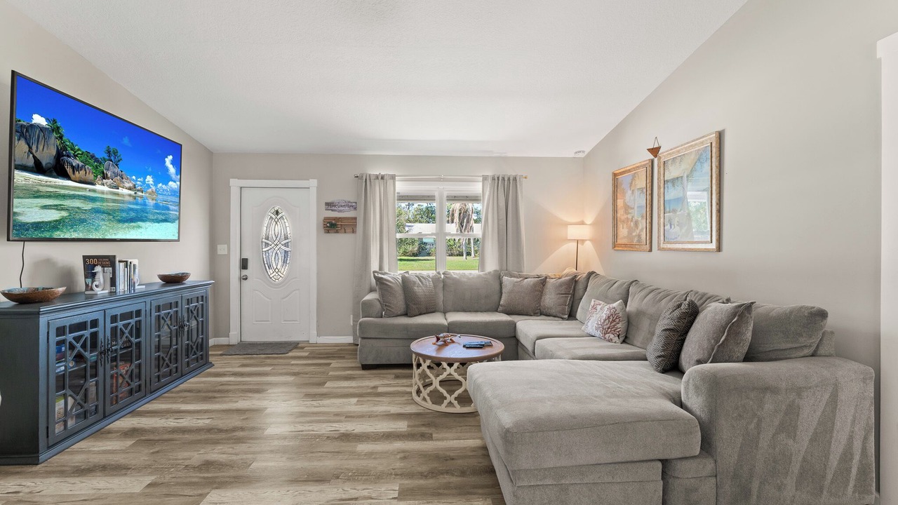 Photo of Livingroom in Stuart