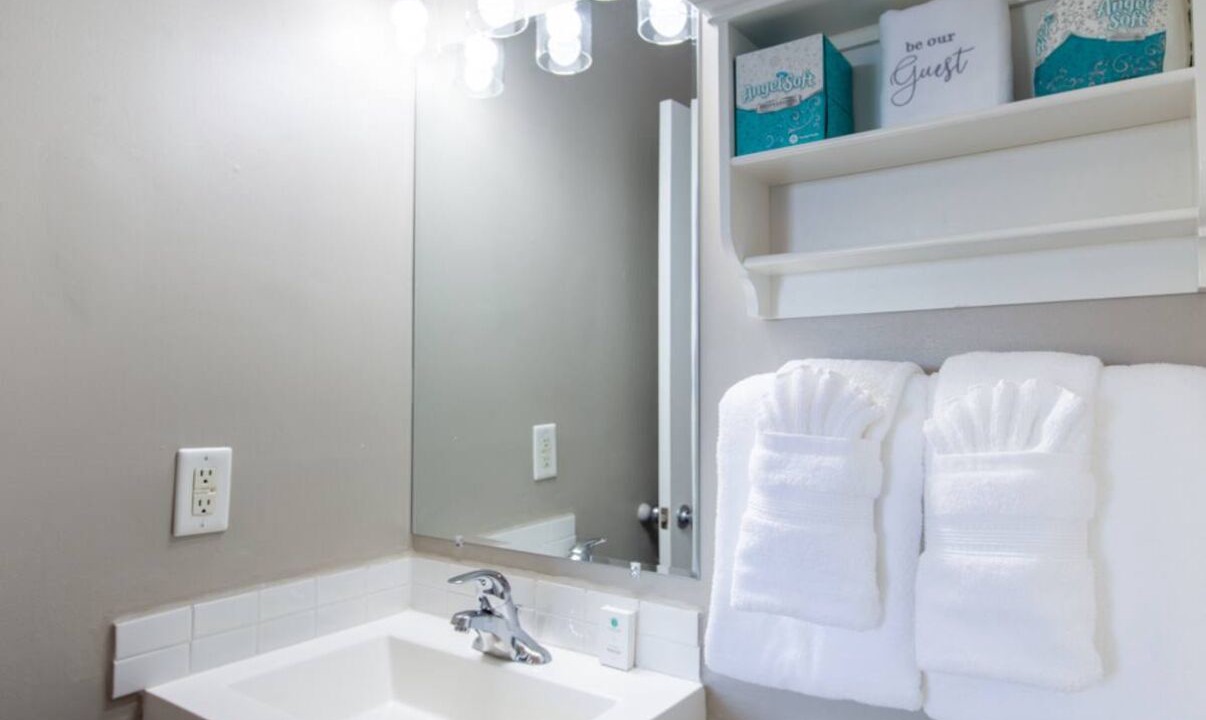 Photo of Bathroom in Marathon