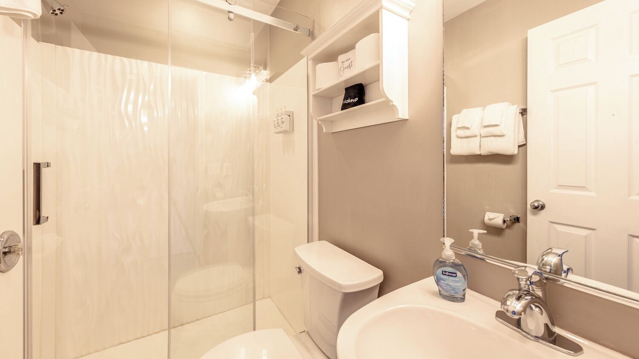 Photo of Bathroom in Marathon