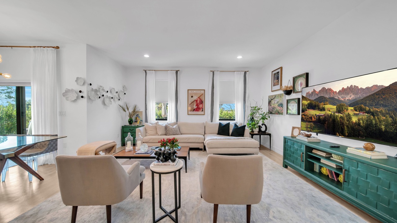 Photo of Livingroom in LaBelle