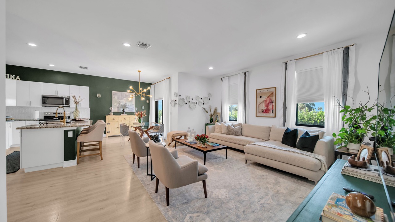 Photo of Livingroom in LaBelle