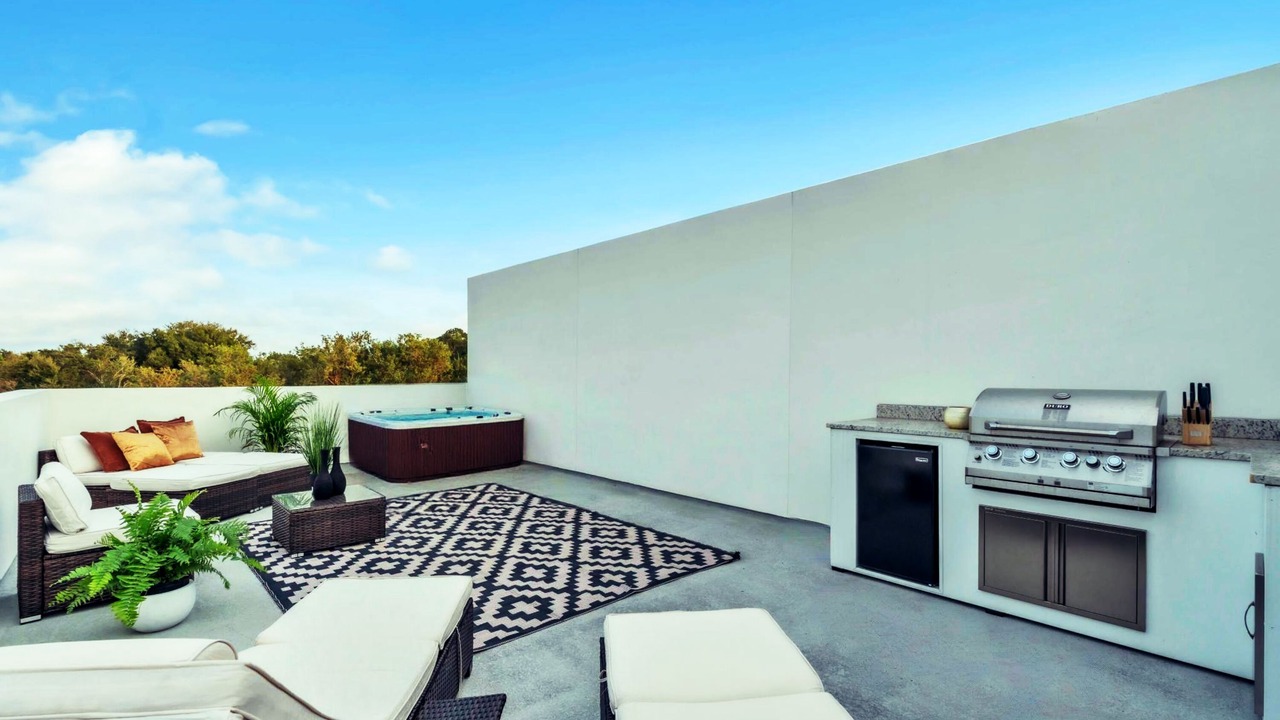 Photo of Patio Balcony in Pinellas Park