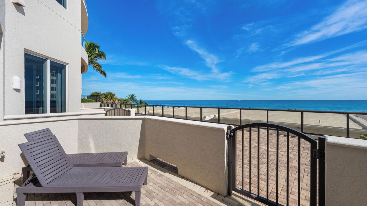 Photo of Patio Balcony in Palm Beach Shores