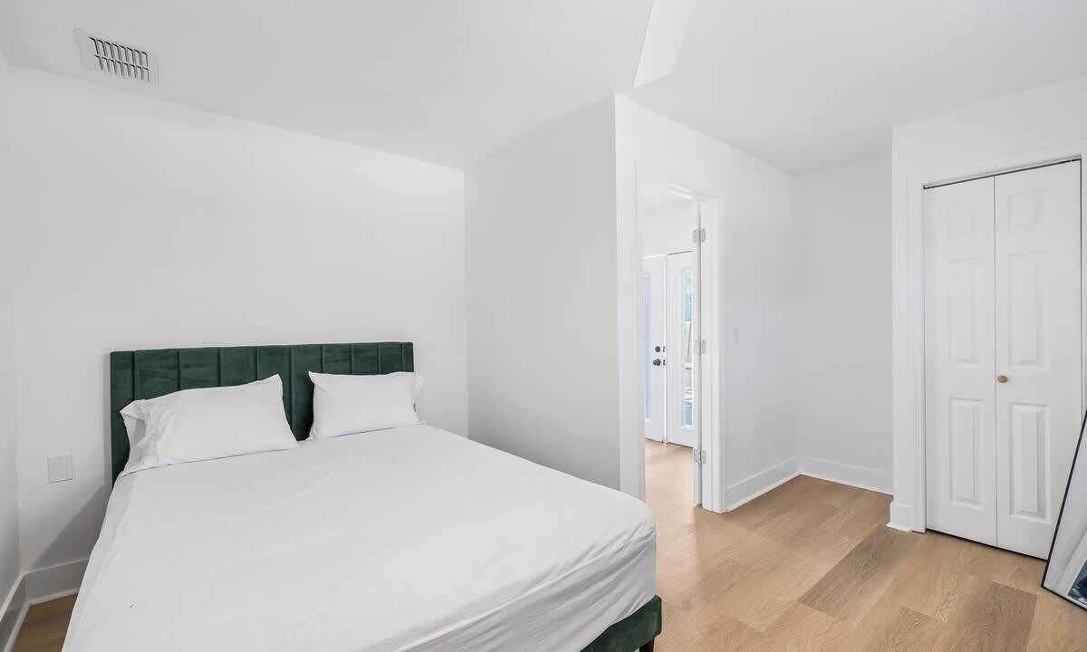 Photo of Bedroom in Shore Acres