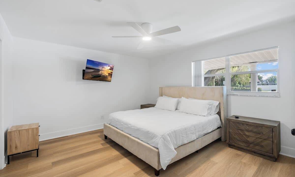 Photo of Bedroom in Shore Acres