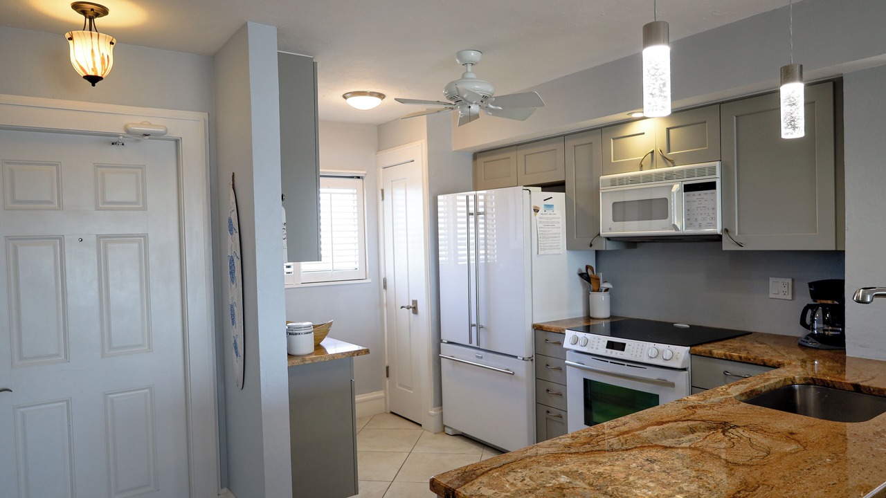 Photo of Kitchen in Laguna Shores