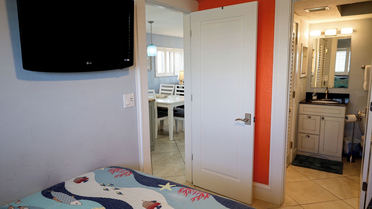 Photo of Bedroom in Laguna Shores