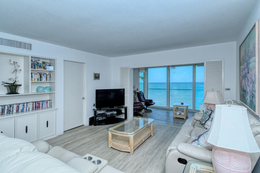 Photo of Livingroom in Siesta Key