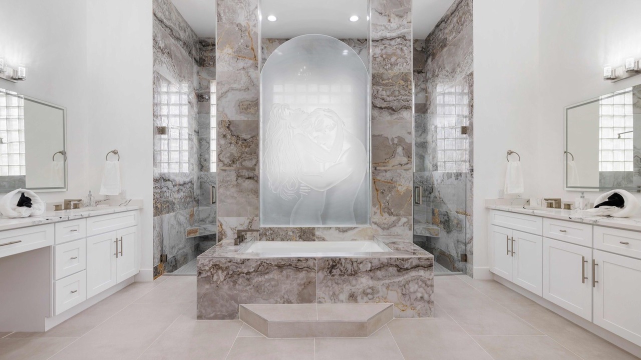 Photo of Bathroom in Plantation