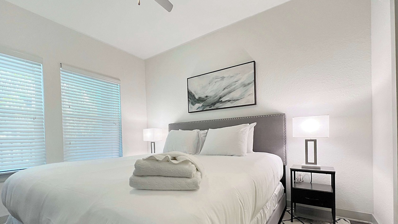 Photo of Bedroom in Carver City - Lincoln Gardens
