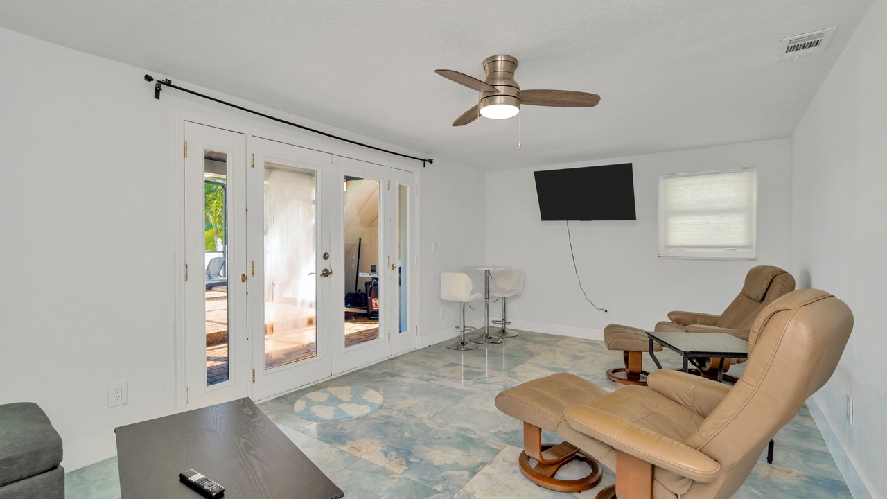 Photo of Livingroom in Bay Crest Park