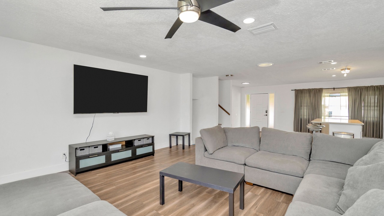 Photo of Livingroom in Bay Crest Park