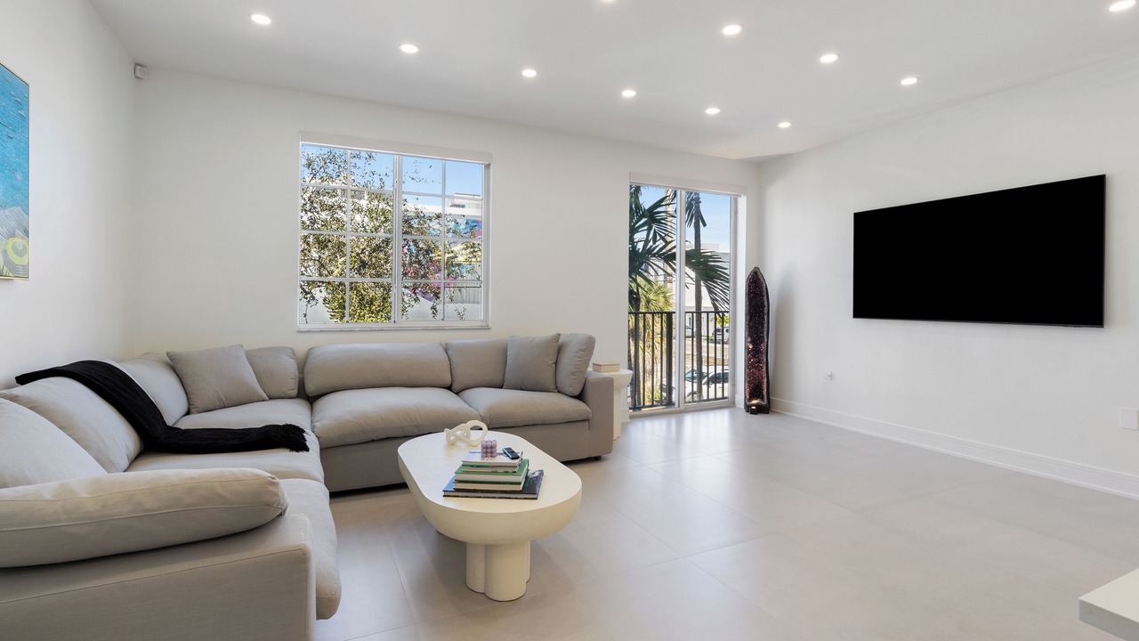 Photo of Livingroom in Pineapple Grove Arts District