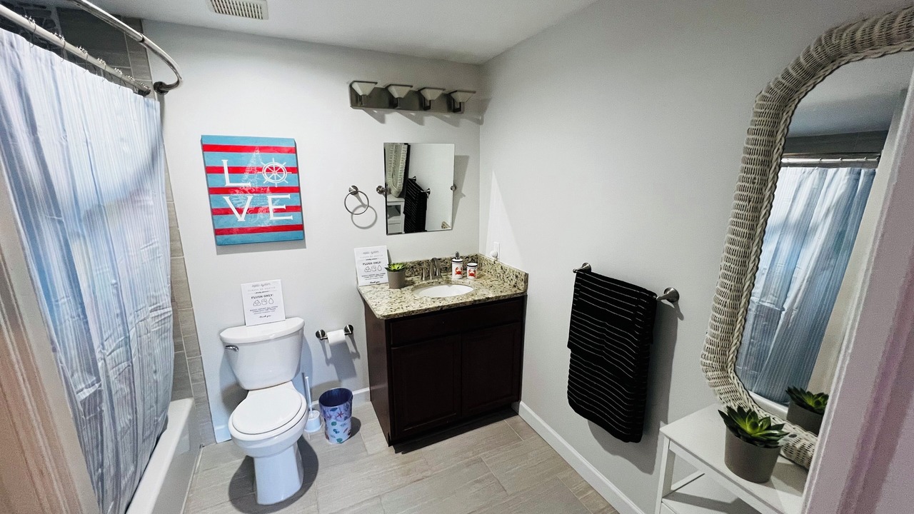 Photo of Bathroom in June Park