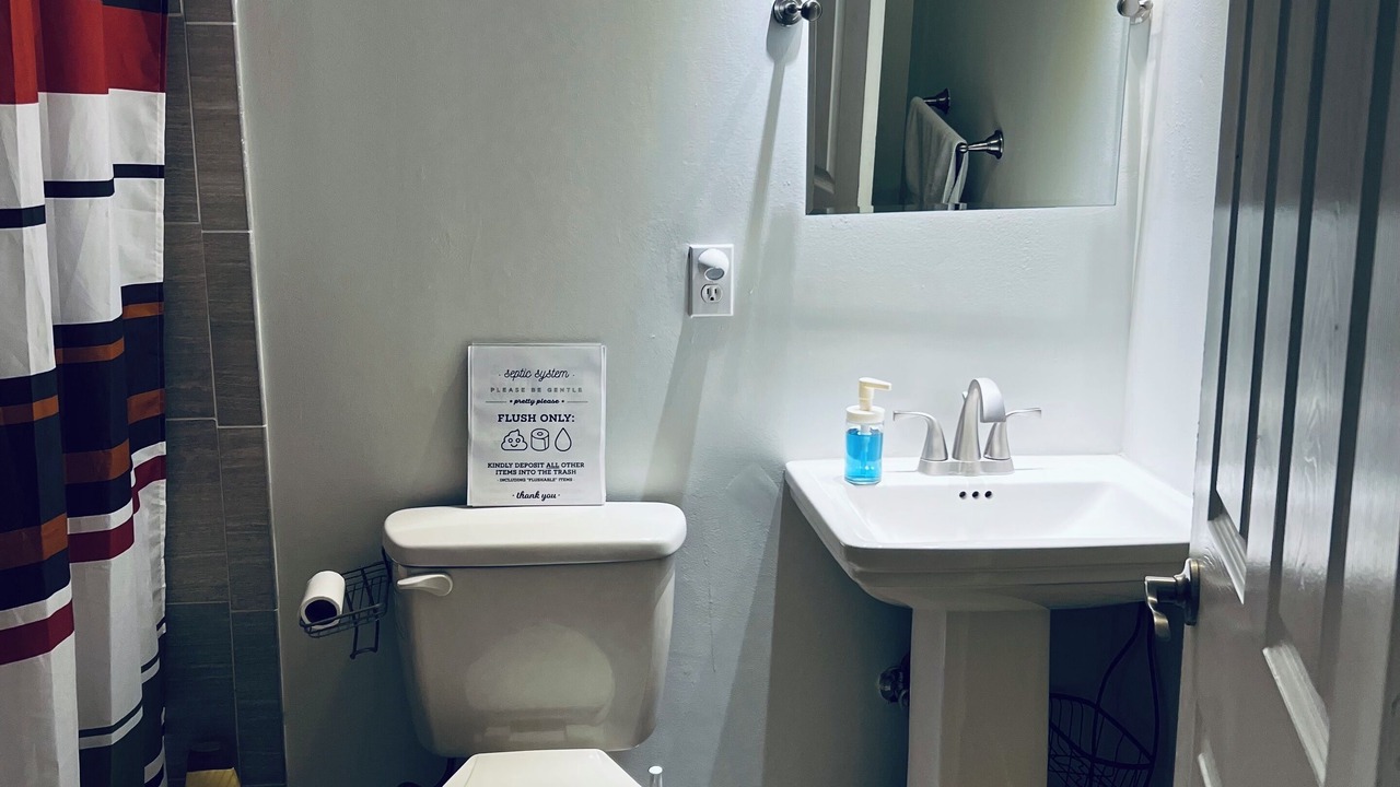 Photo of Bathroom in June Park