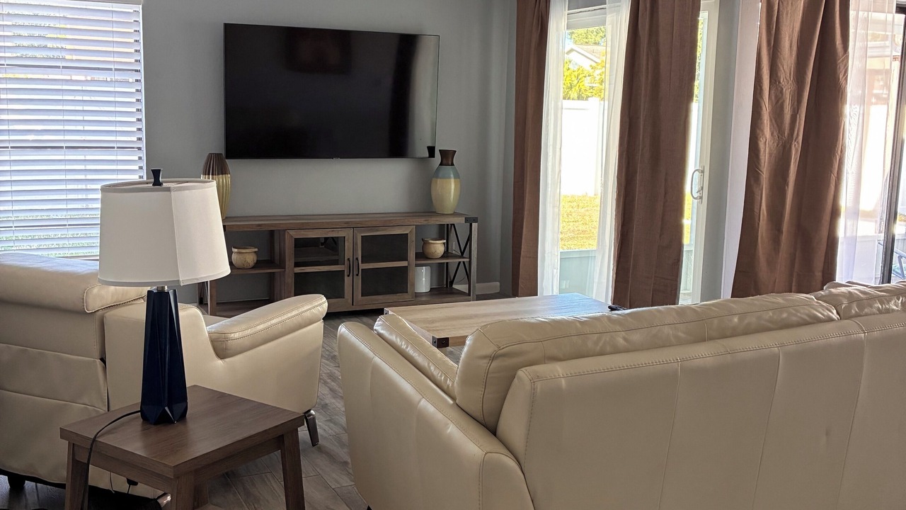 Photo of Livingroom in Carrollwood