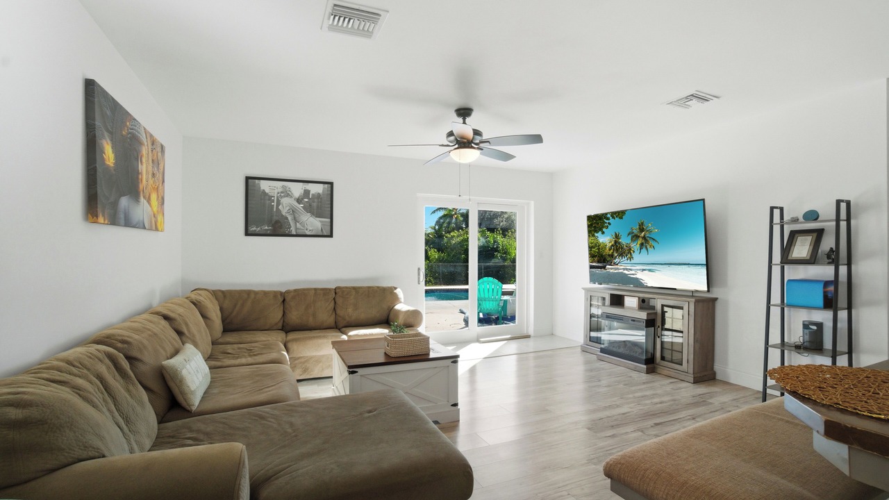 Photo of Livingroom in Fort Myers Shores
