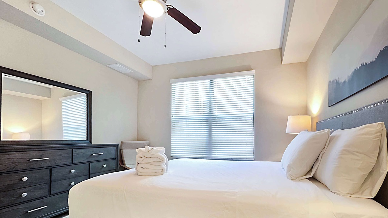 Photo of Bedroom in Carver City - Lincoln Gardens