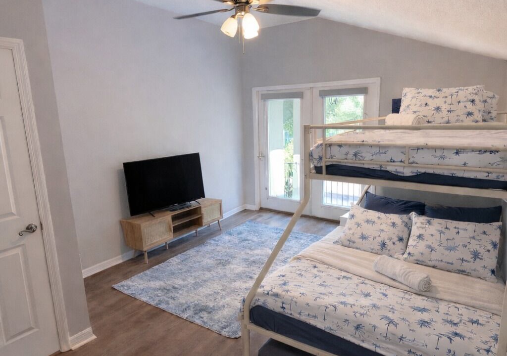 Photo of Bedroom in Bayshore Beautiful