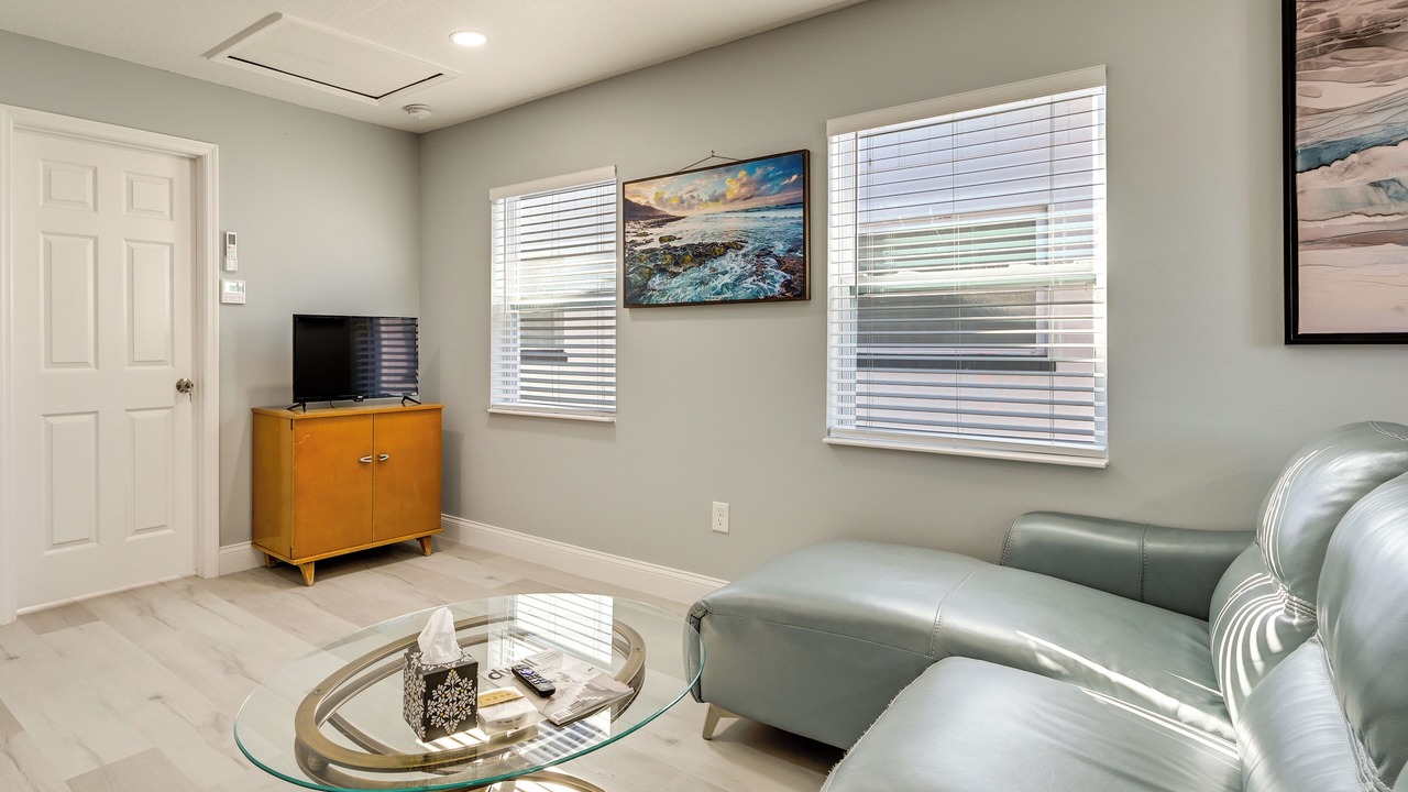 Photo of Livingroom in Carver City - Lincoln Gardens