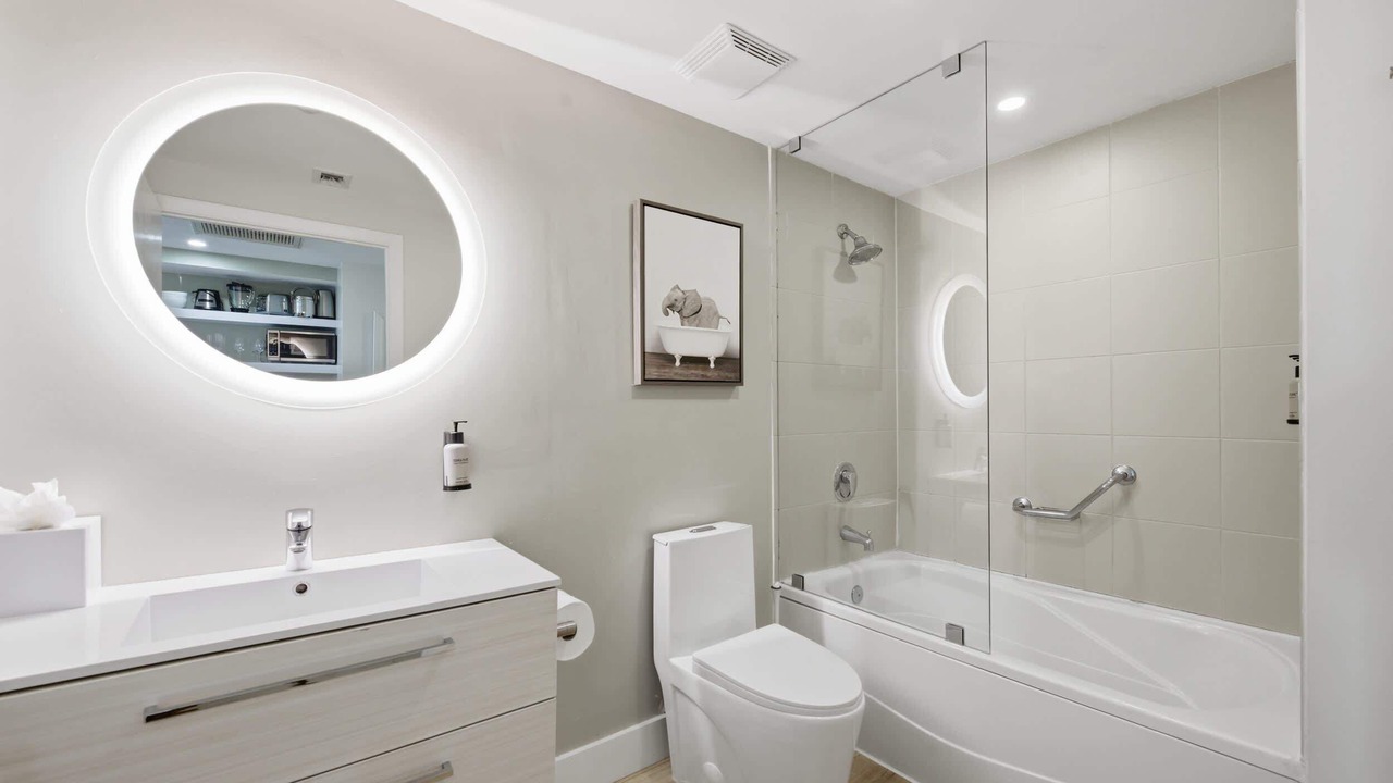 Photo of Bathroom in Coconut Grove