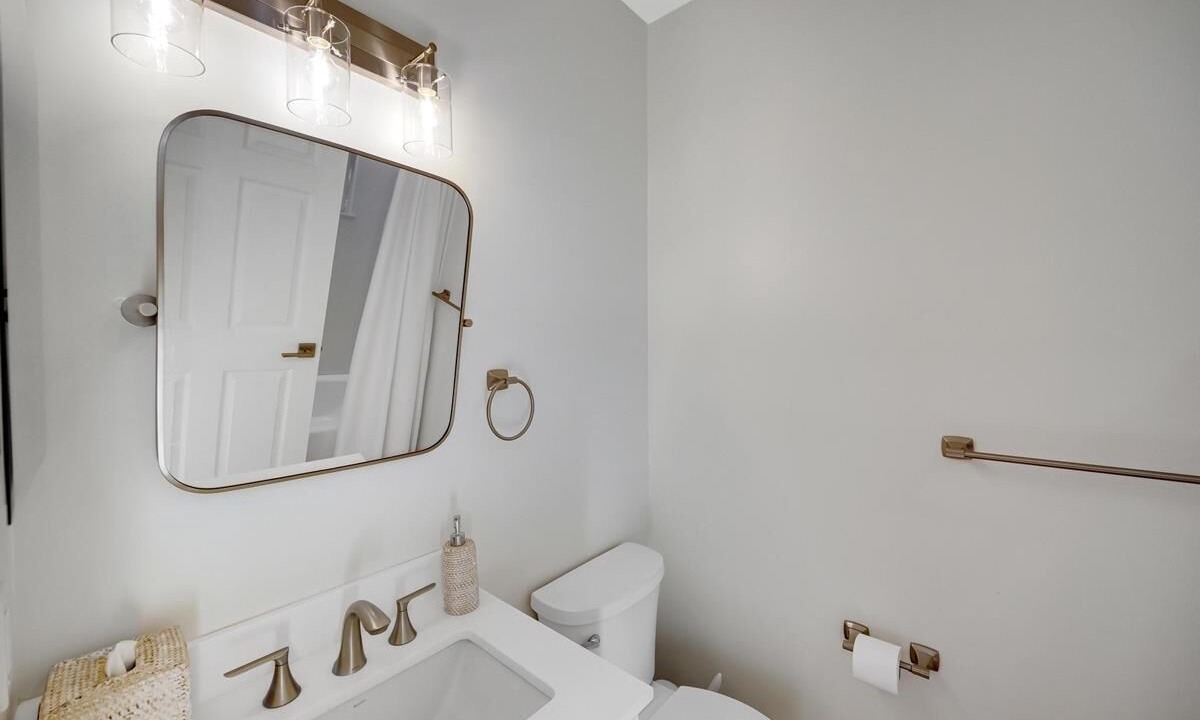 Photo of Bathroom in Marathon