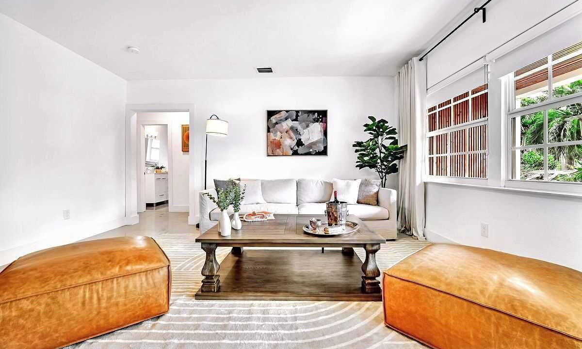 Photo of Livingroom in North Miami