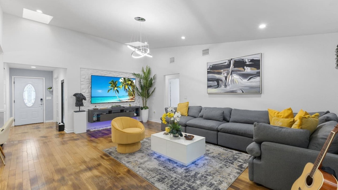 Photo of Livingroom in Lake Sarasota