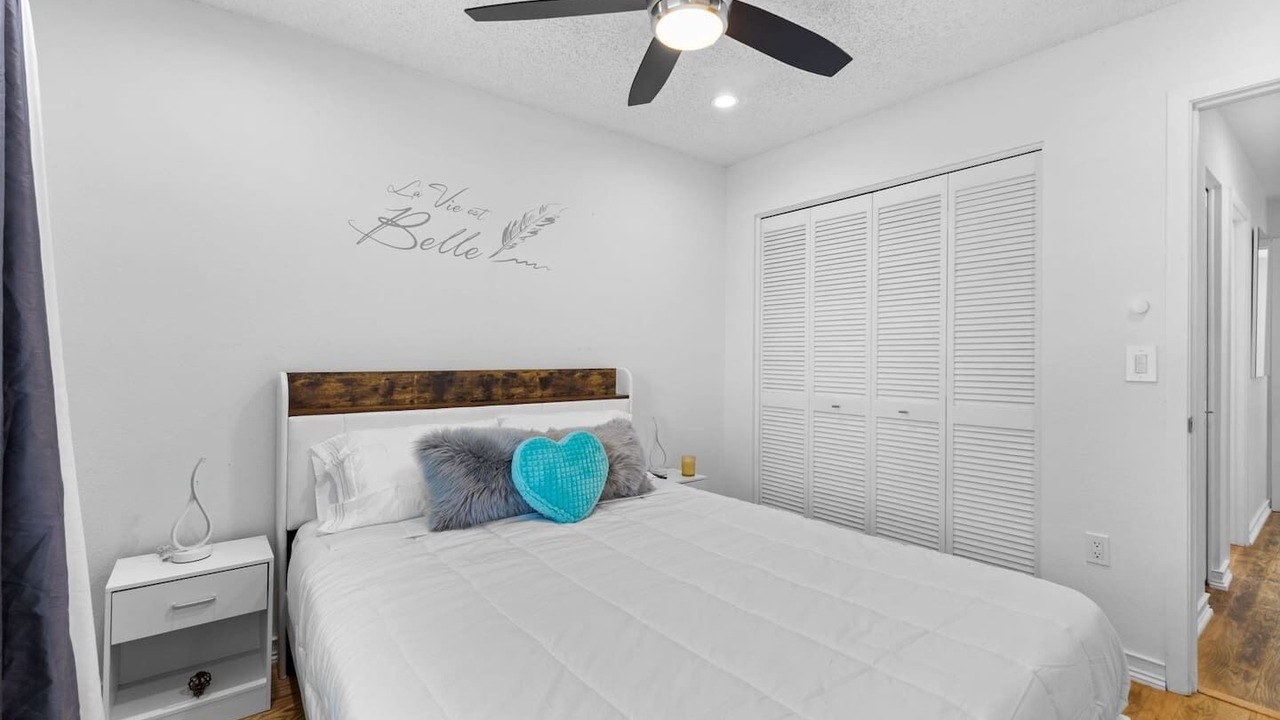 Photo of Bedroom in Lake Sarasota