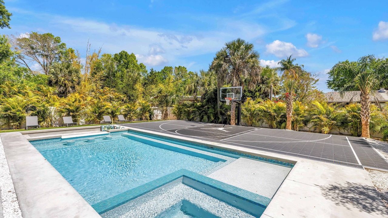 Photo of Outdoor in Ringling Park